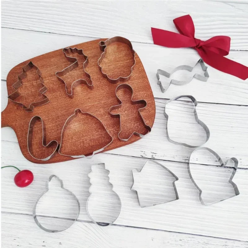 12 pieces/set Christmas Cookie Mould Gingerbread Man/Tree/Snowflake Steel Biscuit Cutters for Christmas DIY Baking Supplies