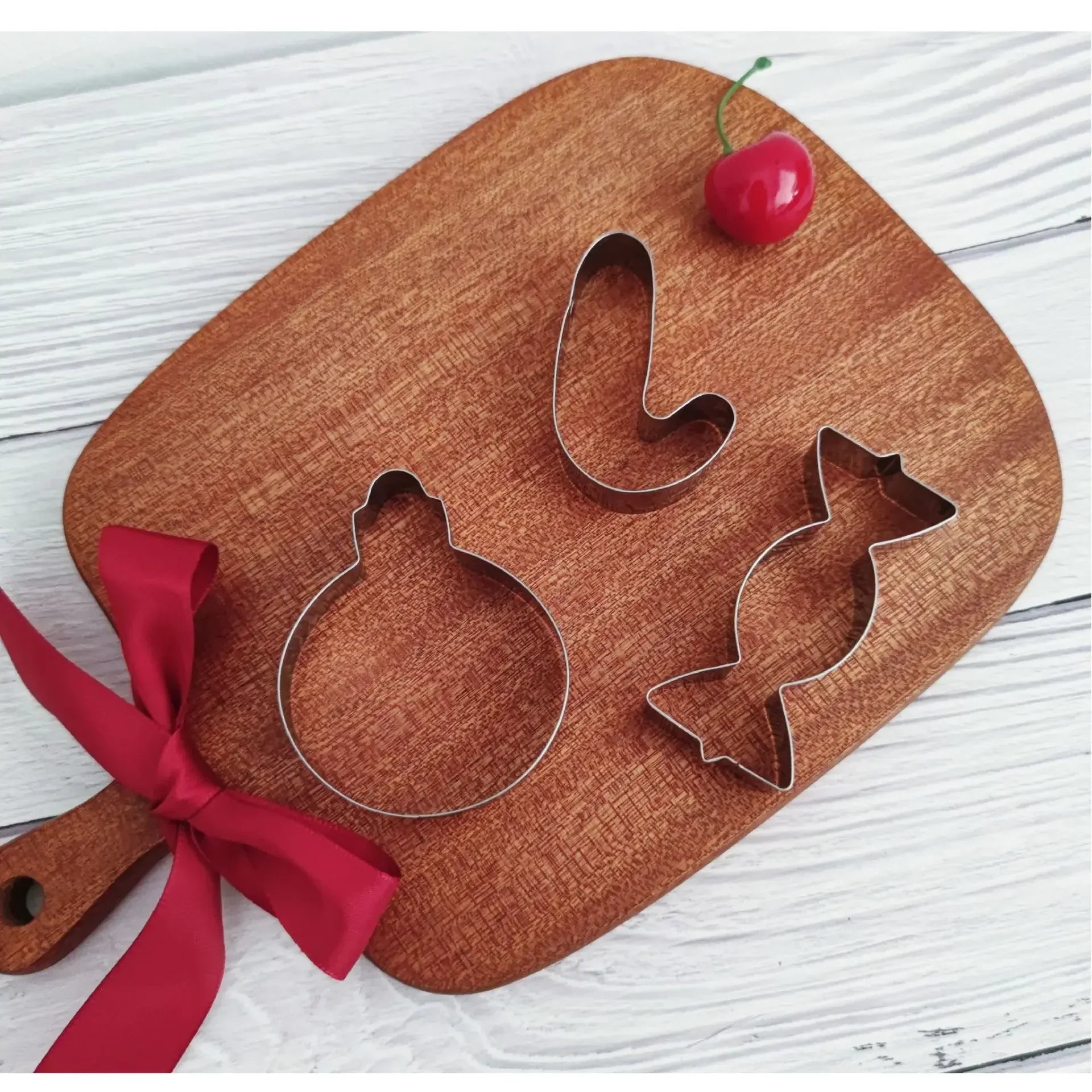 12 pieces/set Christmas Cookie Mould Gingerbread Man/Tree/Snowflake Steel Biscuit Cutters for Christmas DIY Baking Supplies