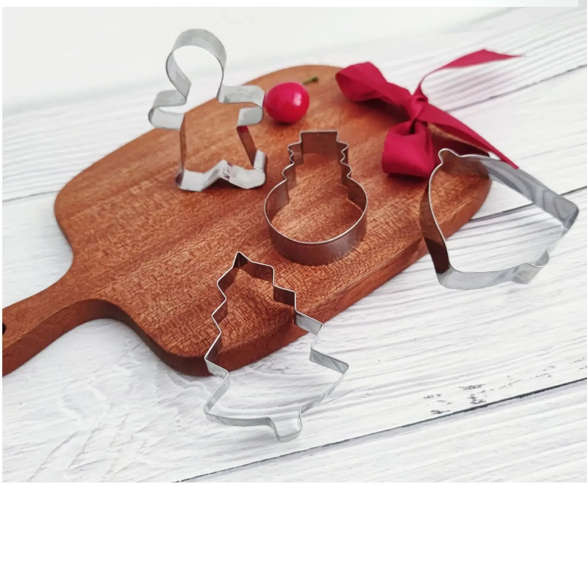 12 pieces/set Christmas Cookie Mould Gingerbread Man/Tree/Snowflake Steel Biscuit Cutters for Christmas DIY Baking Supplies